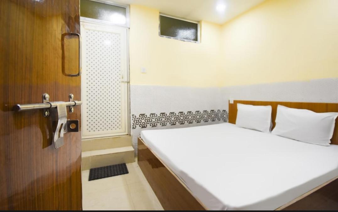 Готель Daylight Palace Haora Екстер'єр фото